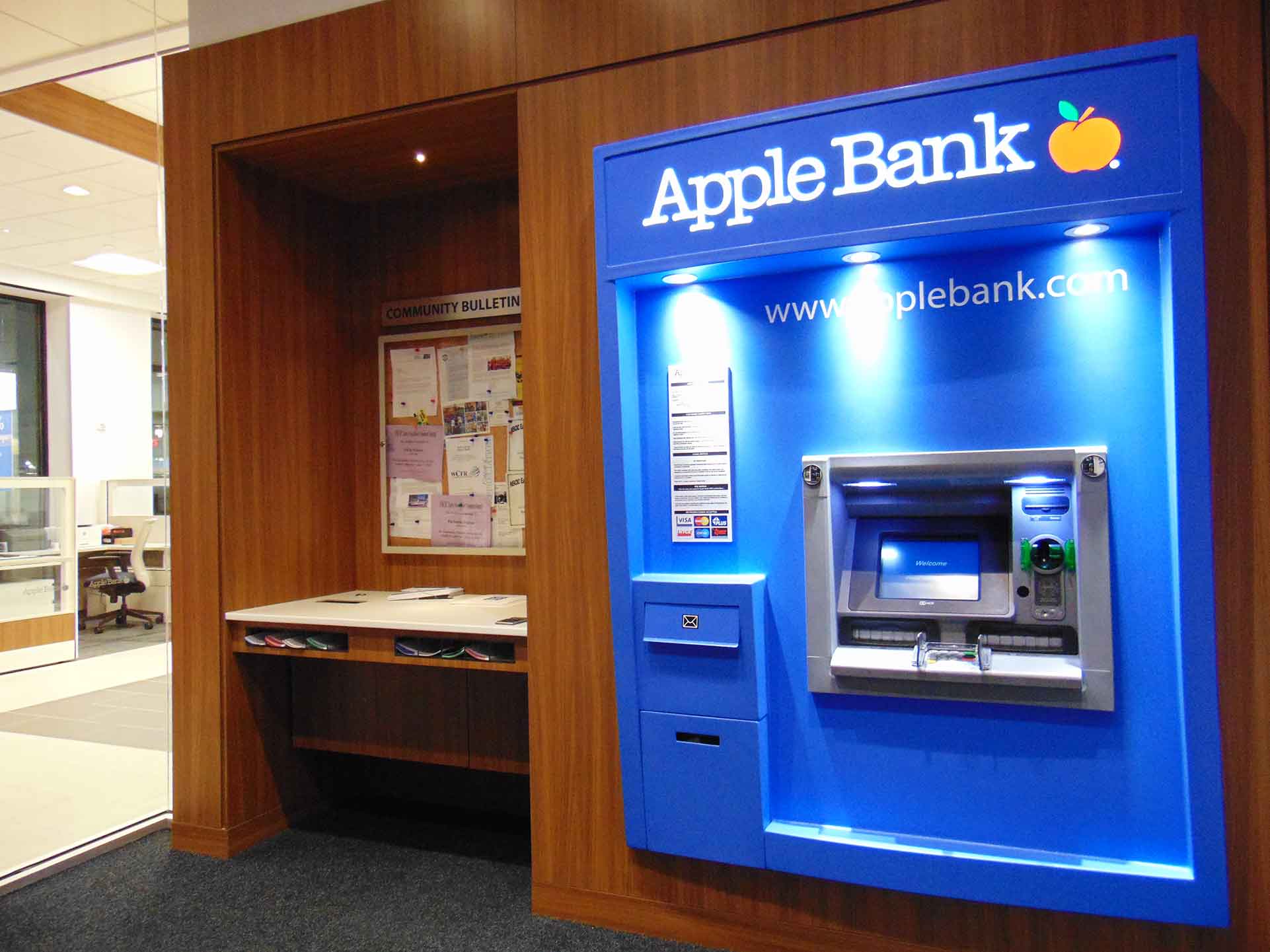 atm machine at apple bank
